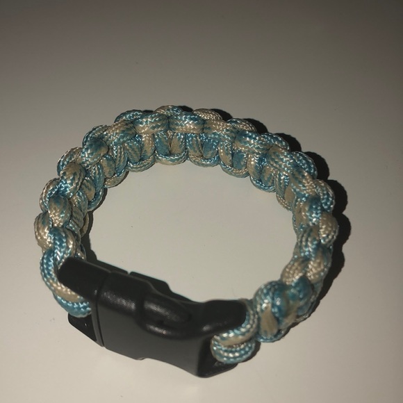 Paracord Bracelet - Picture 3 of 3
